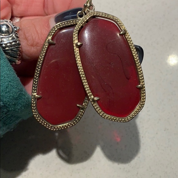 Dark red Kendra Scott Danielle earrings - Picture 2 of 2